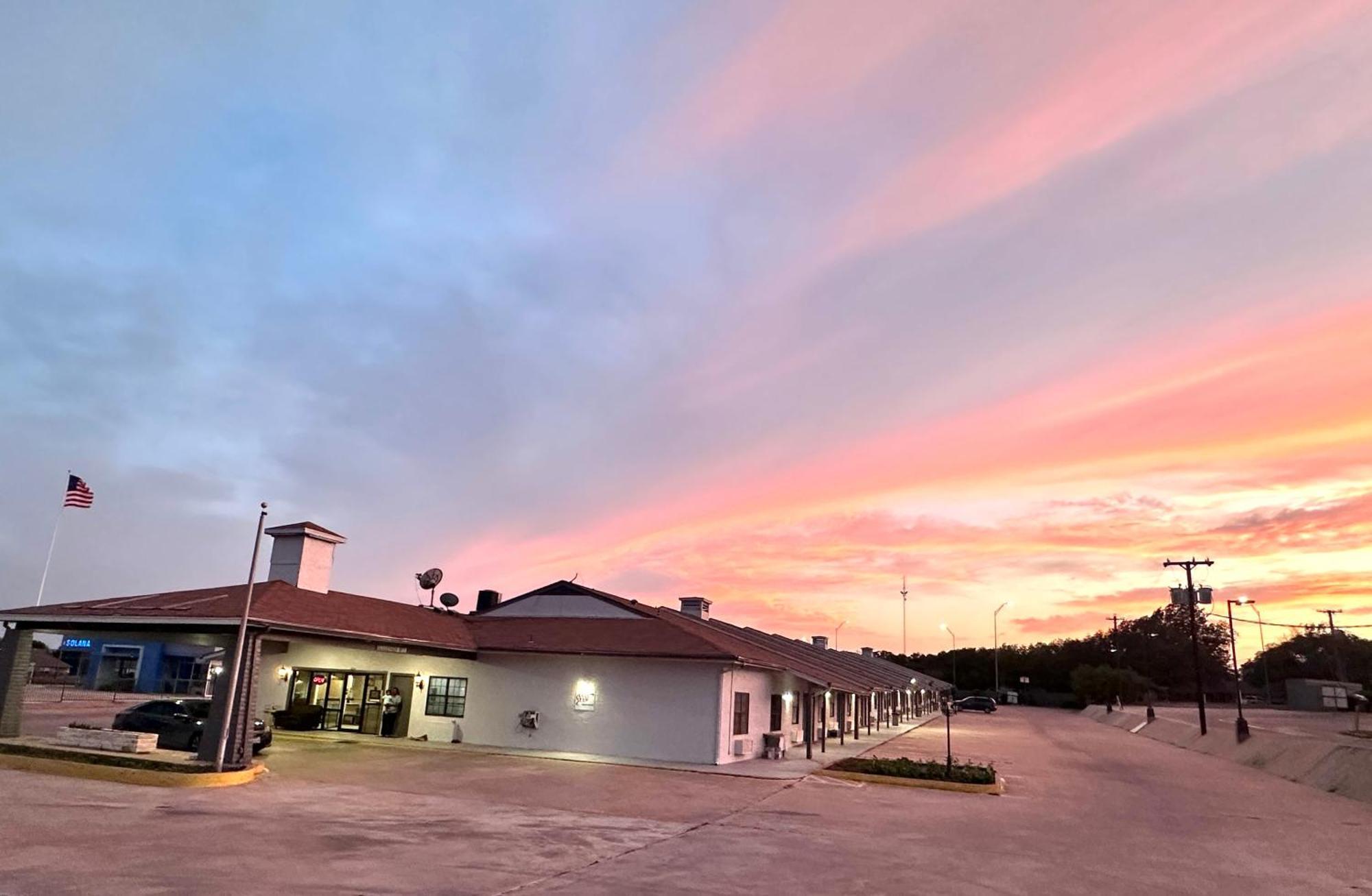 Sunset Inn Brady  Kültér fotó